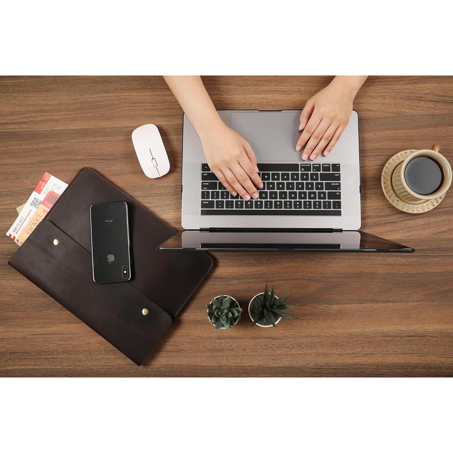 Funda de Piel DUKE&COW para iPad Pro 13" - Marrón Oscuro