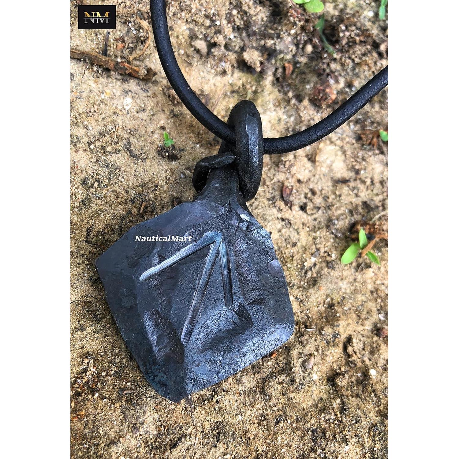 Collar Talisman Vikingo de Hierro Forjado Nauticalmart