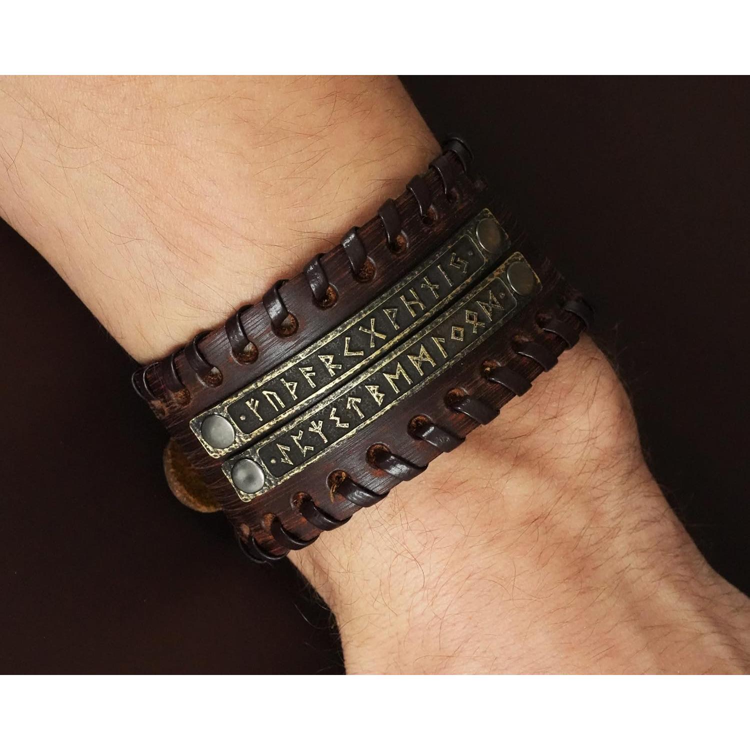 Pulsera de Cuero Genuino Baldur Jewelry con Runas Vikingas Ajustable