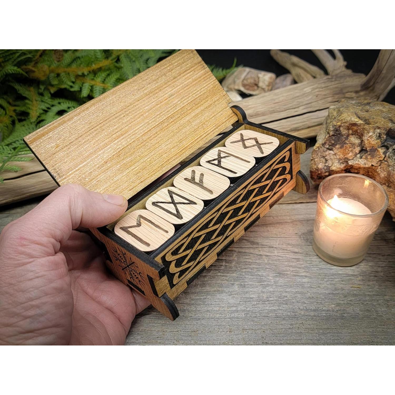 Juego de Runas Vikingas de Roble - 25 Piezas con Caja
