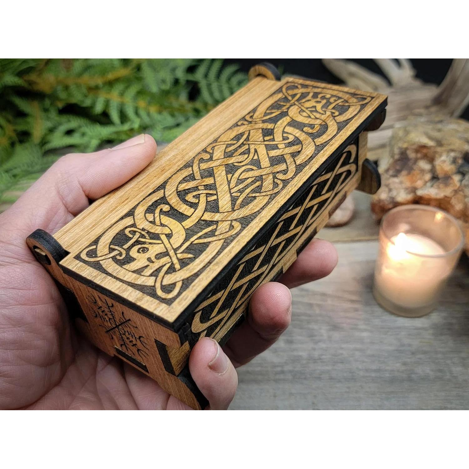 Juego de Runas Vikingas de Roble - 25 Piezas con Caja