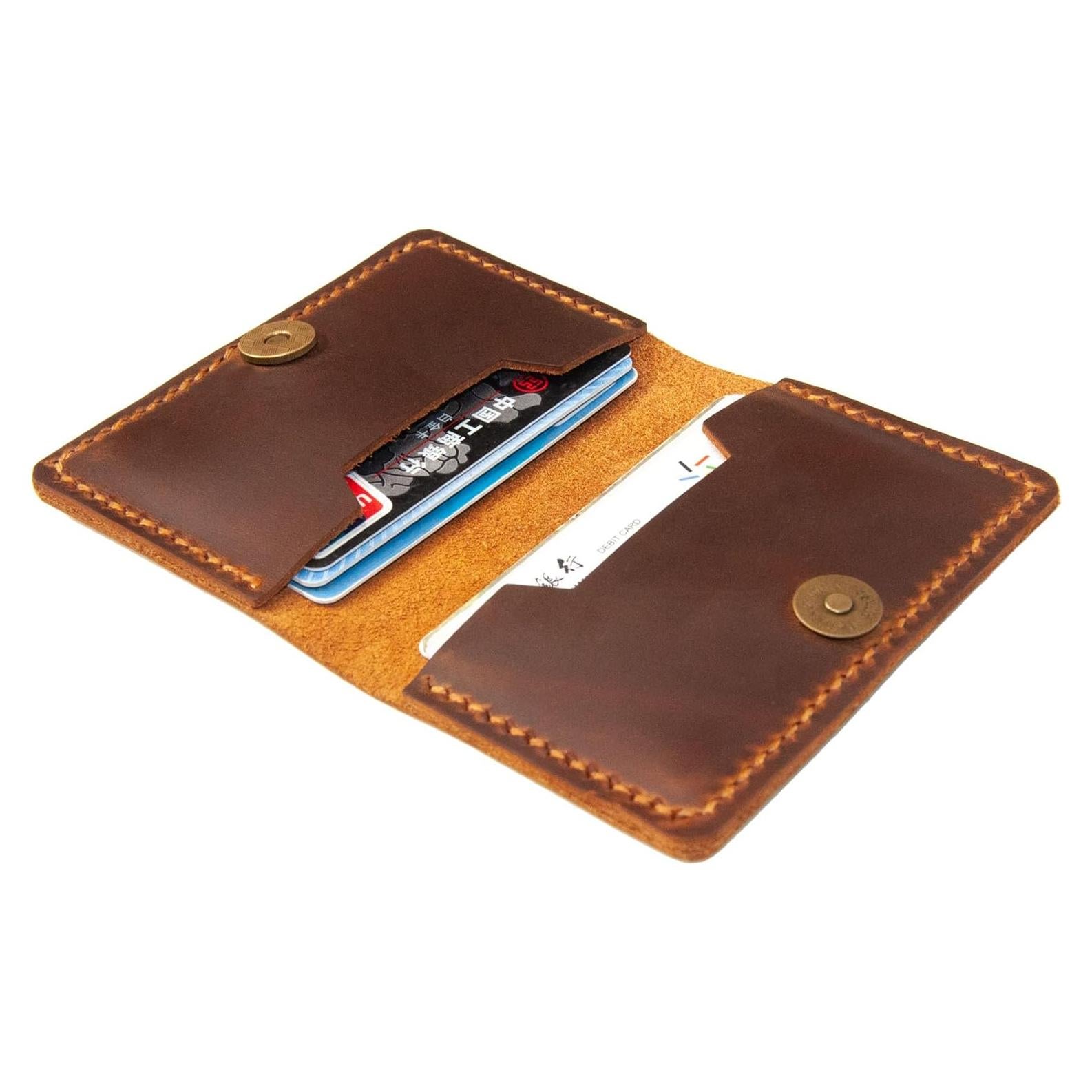 Porta Tarjetas de Cuero Genuino Marrón - Billetera Compacta con Cierre Magnético
