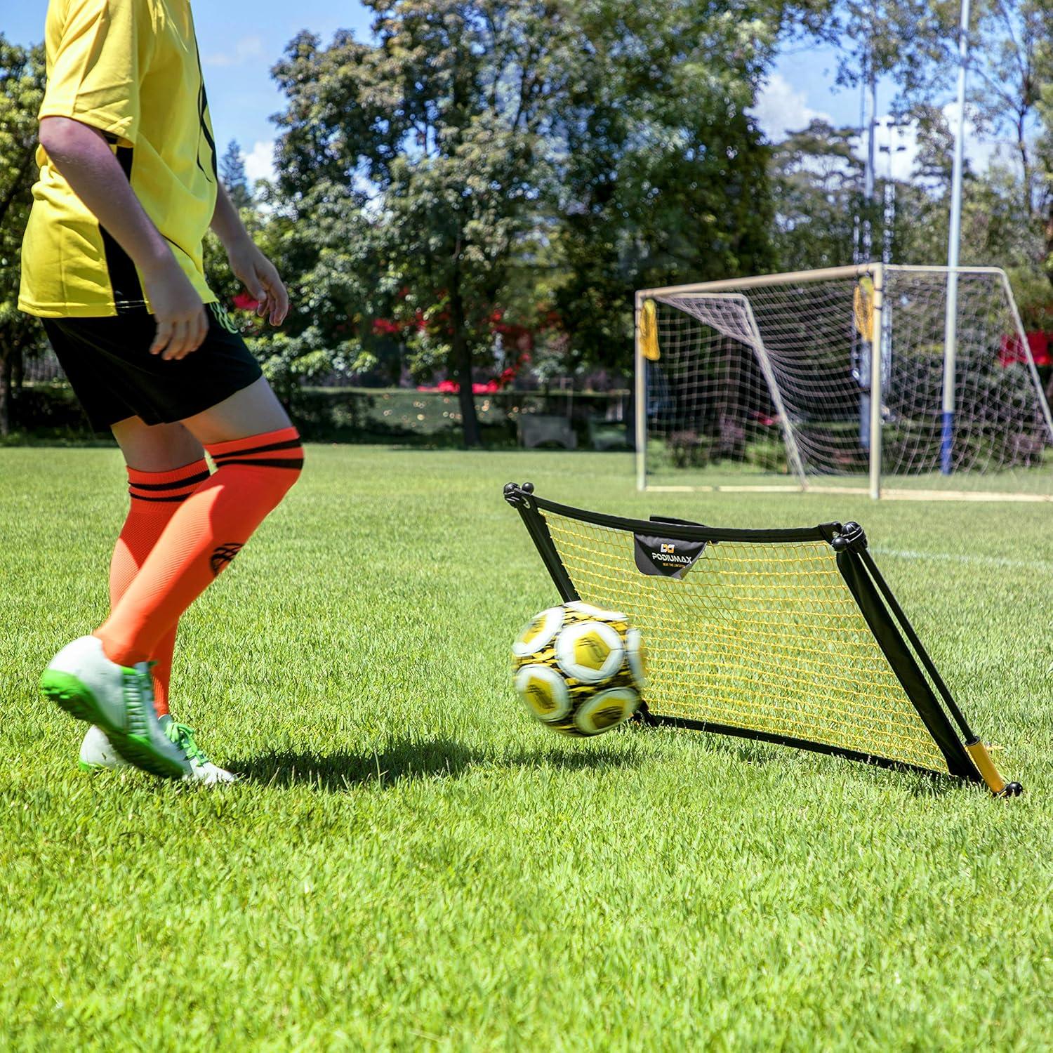 Reboteador de Fútbol PodiuMax 1.52x0.73m, Resistente y Portátil