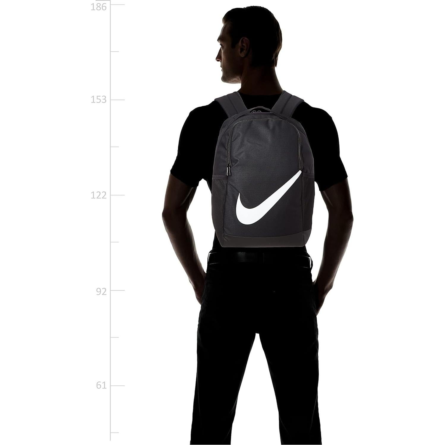 Mochila Escolar Nike Brasilia para Niños 18L Negro/Blanco