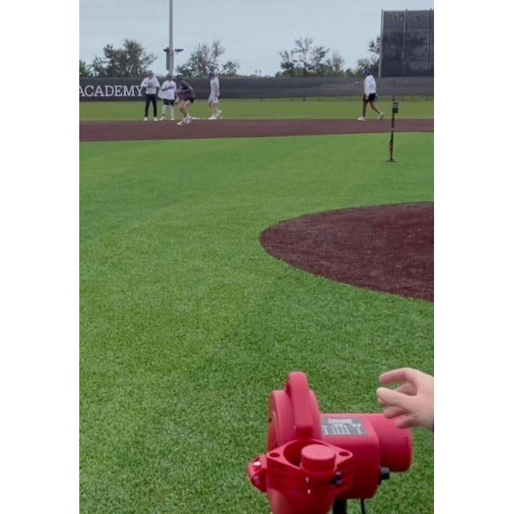 Máquina de Lanzamiento de Béisbol Heater Sports Base Hit Lite - 45 MPH
