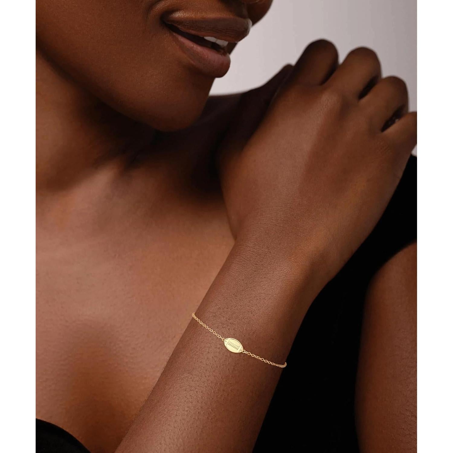 Pulsera Deportiva Ascona Dainty Gold para Mujeres - Softball, Fútbol, Básquet, Volibol - Baño de Oro 14K Ajustable