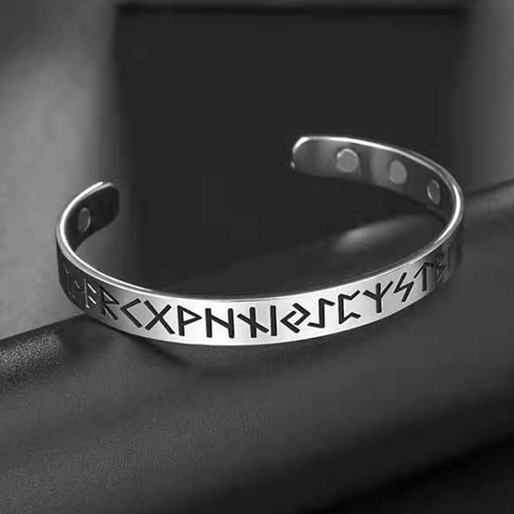 Pulsera Rúnica Vikinga TURTLEDOVE de Acero Inoxidable 8mm