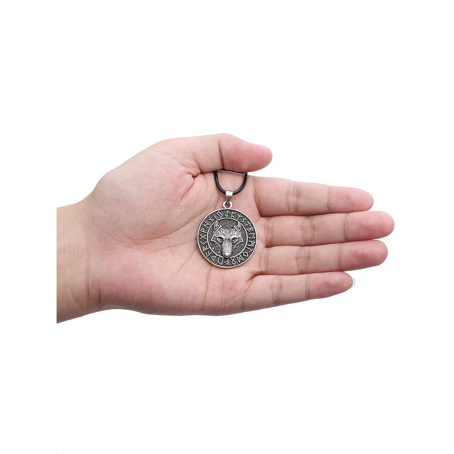 Collar de Lobo Vikingo HAQUIL con Medallón de Runas Antiguas