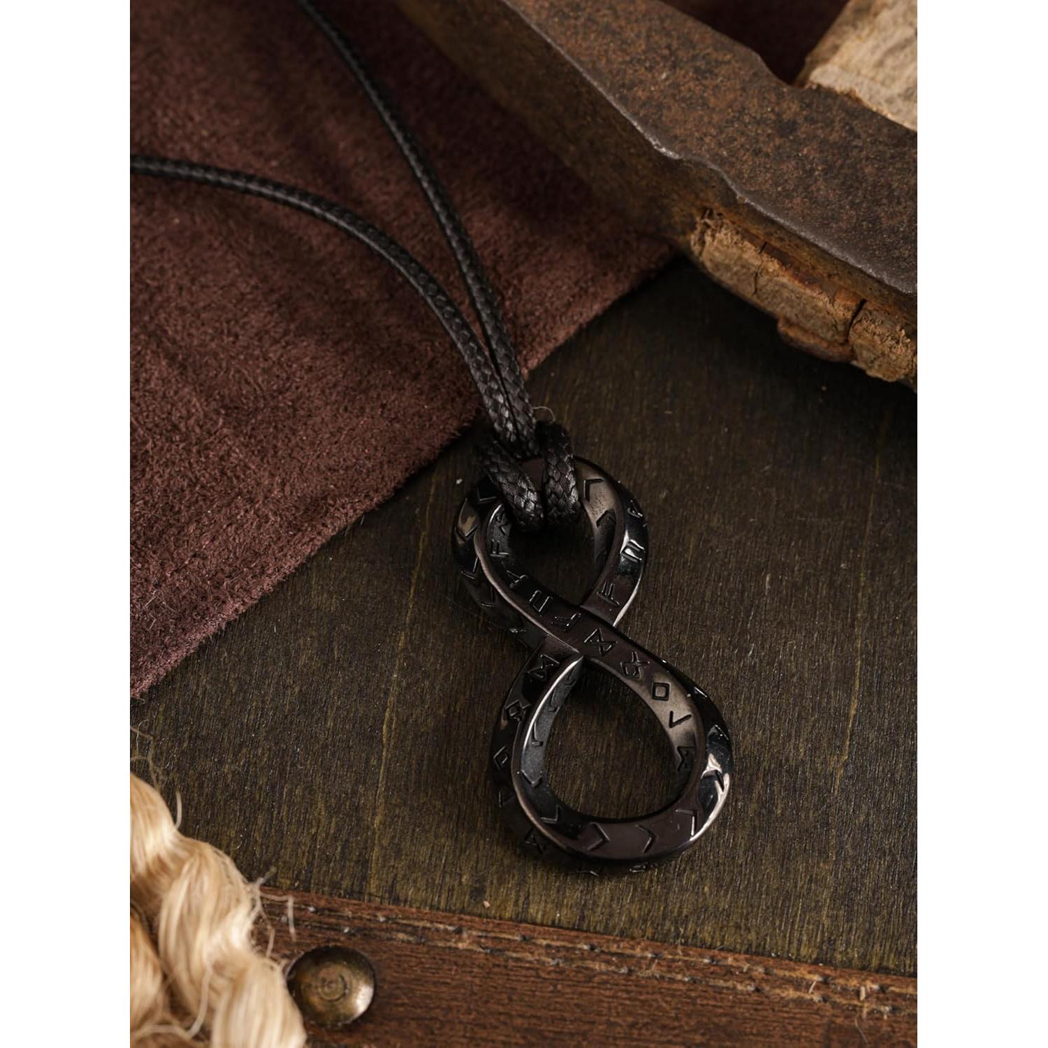 Collar de Runas Vikingas HAQUIL, Talisman Infinito Acero Negro