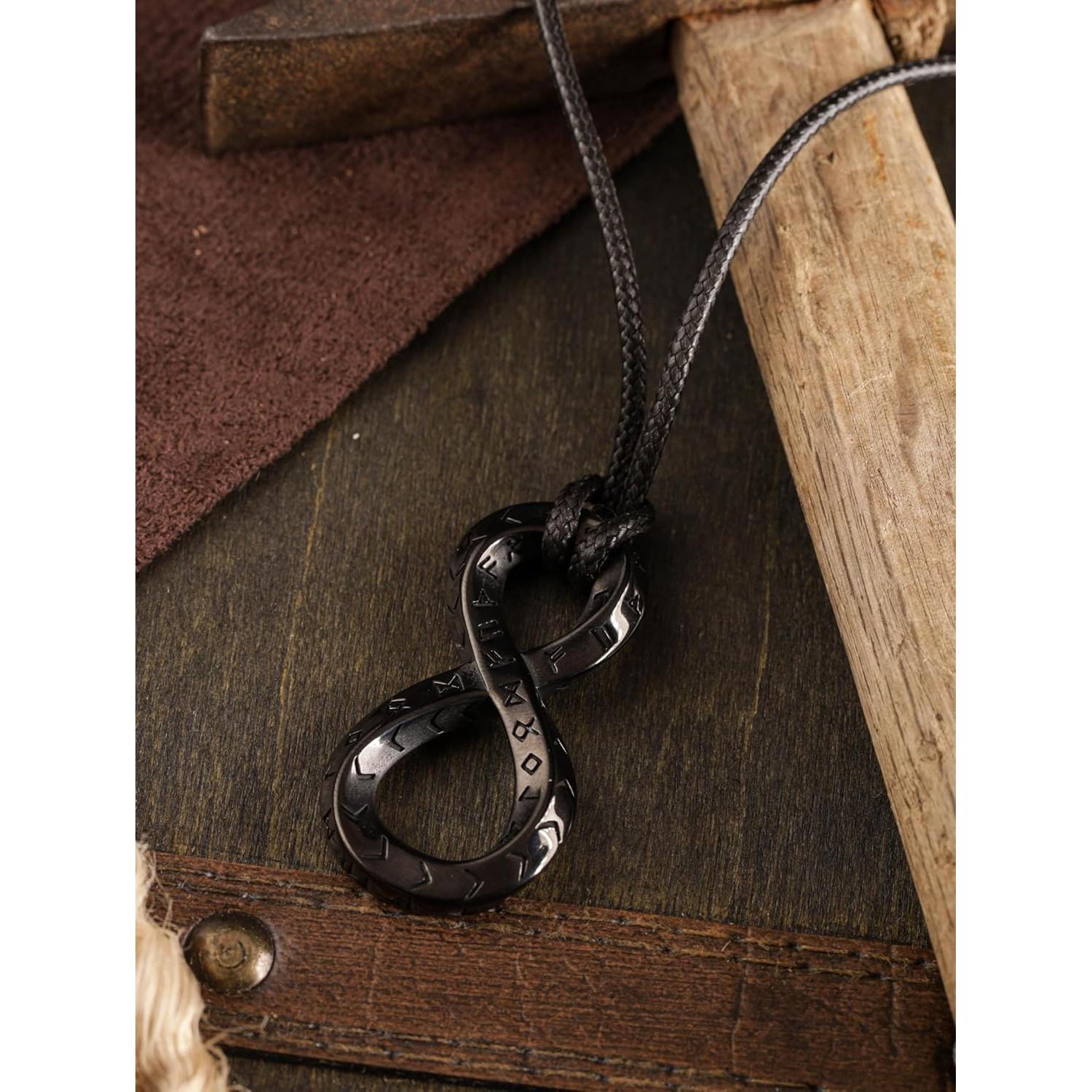 Collar de Runas Vikingas HAQUIL, Talisman Infinito Acero Negro