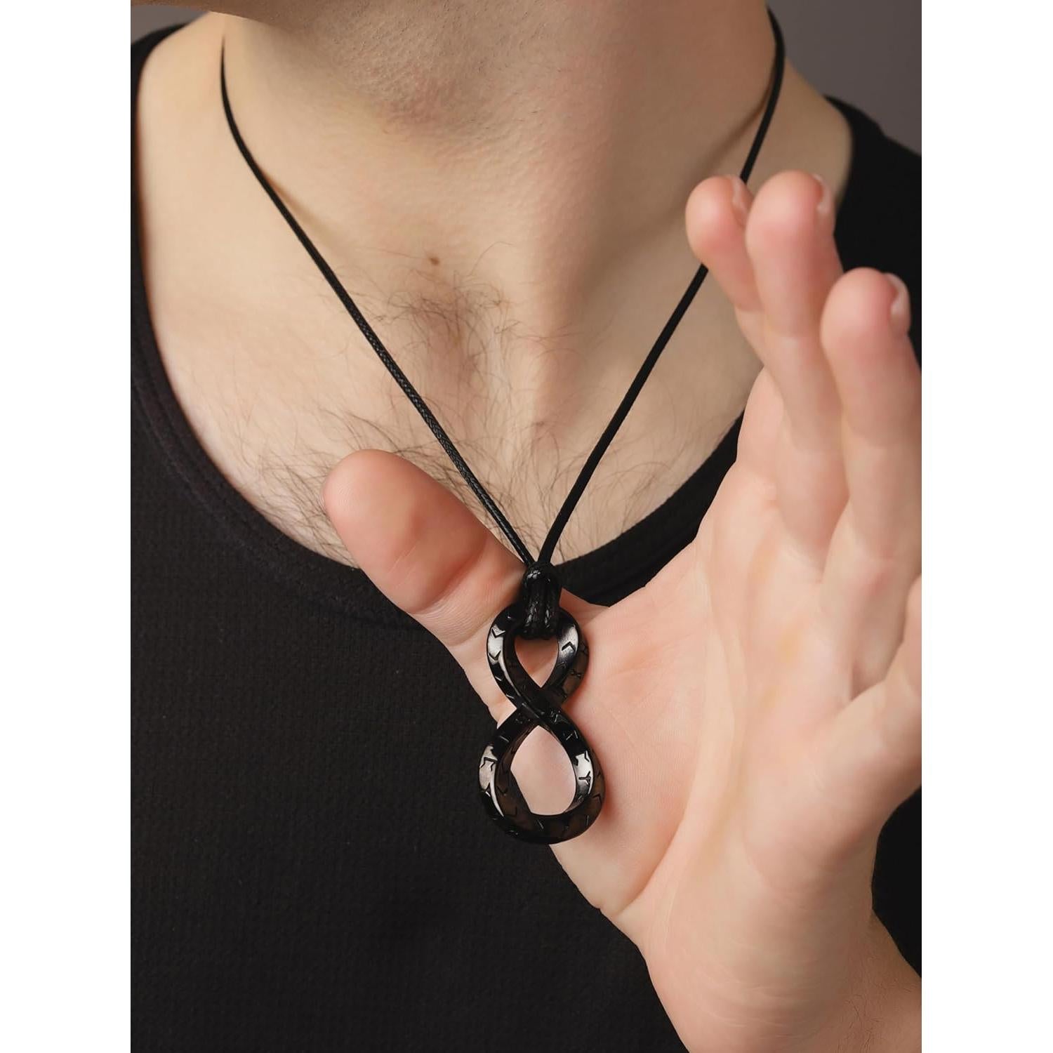 Collar de Runas Vikingas HAQUIL, Talisman Infinito Acero Negro