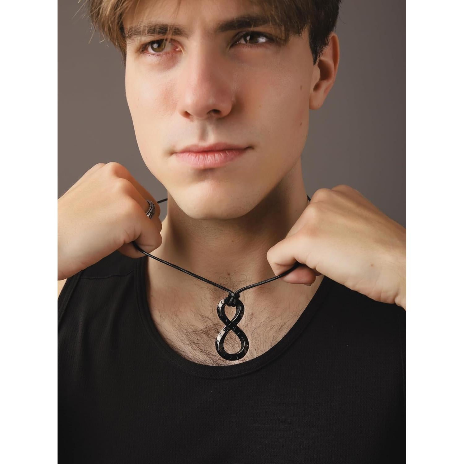 Collar de Runas Vikingas HAQUIL, Talisman Infinito Acero Negro