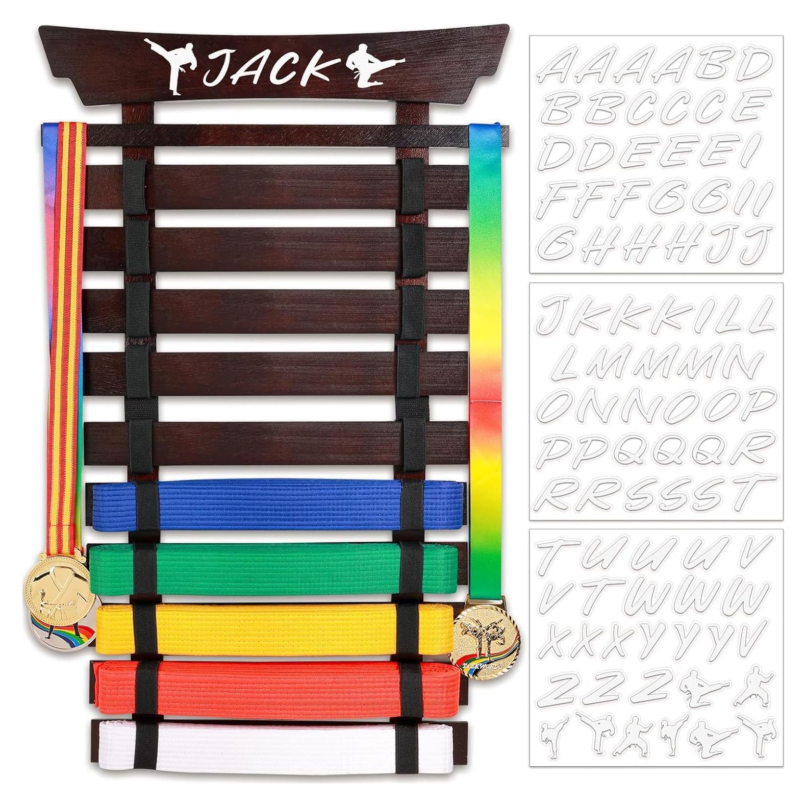 Soporte para Cinturones de Artes Marciales Winartton Nogal