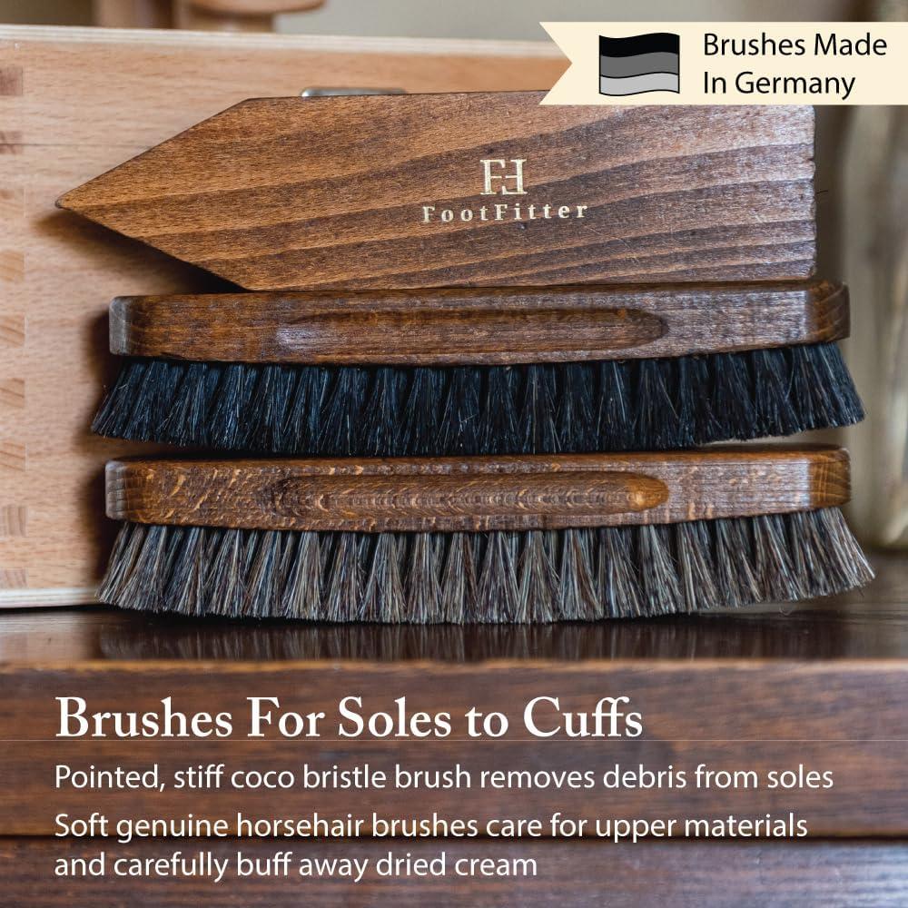 Juego de limpieza de zapatos FootFitter con caja de cedro