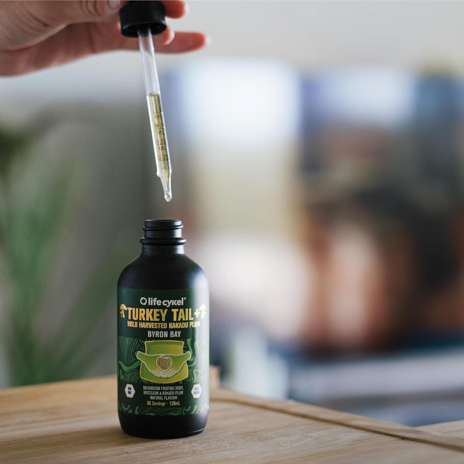 Extracto Líquido de Hongo Cola de Pavo Life Cykel 60 ml