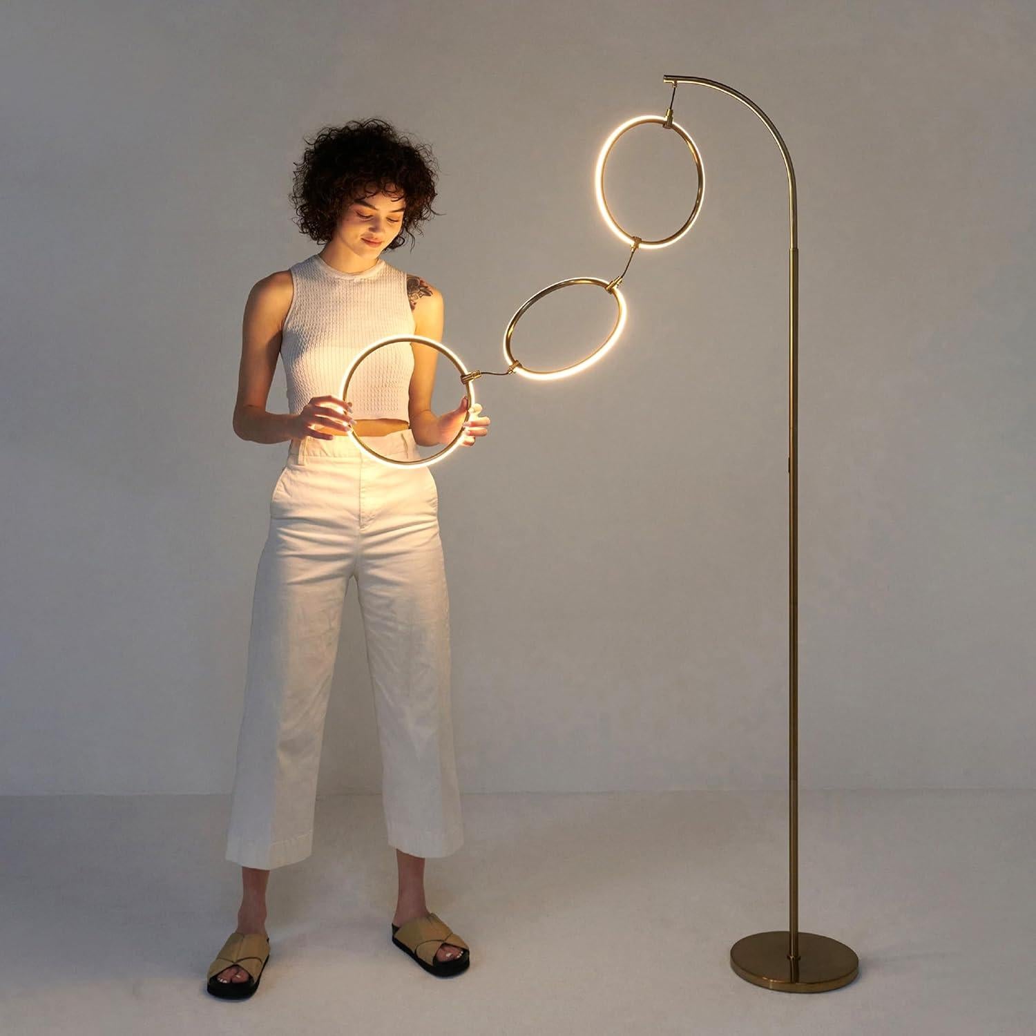 Lámpara de pie LED Brightech Nova 187.96 cm Latón Regulable