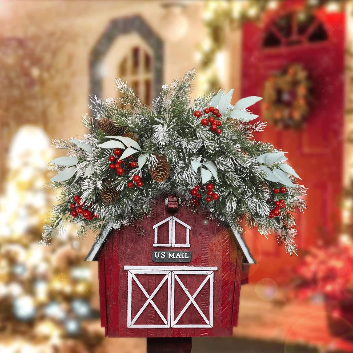 Adorno Navideño HiiARug 66 cm Buzón Artificial con Piñas