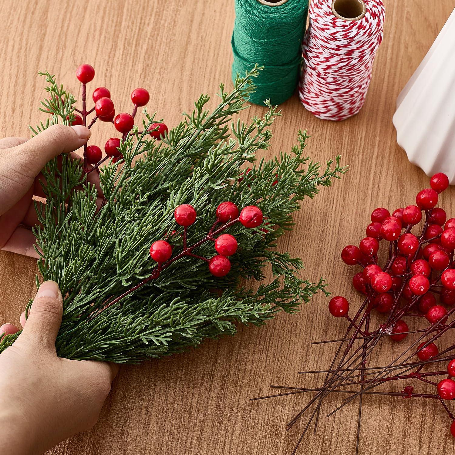 40 Piezas Ramas de Pino Artificial y Bayas de Acebo Yeabwps