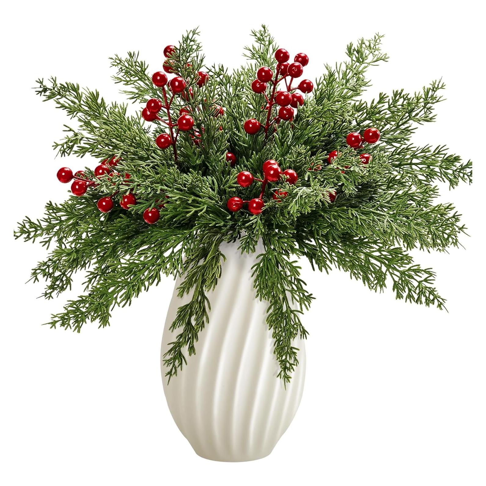 26 Ramas de Pino Artificial ComfyKit con Bayas Rojas 26.67 cm