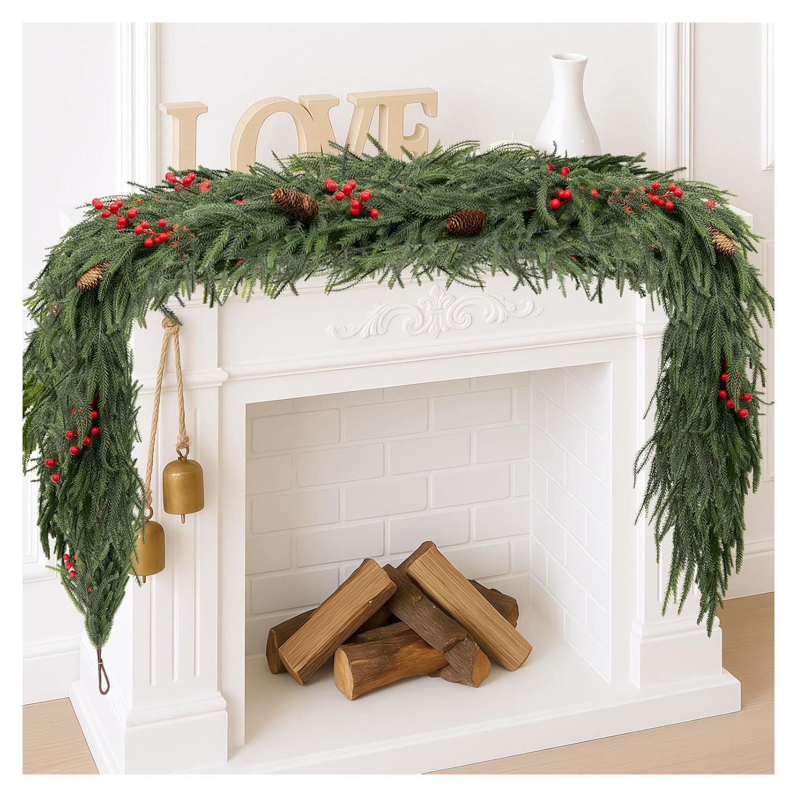 Guirnalda de Pino Norfolk 274 cm con Berries Rojas y Conos