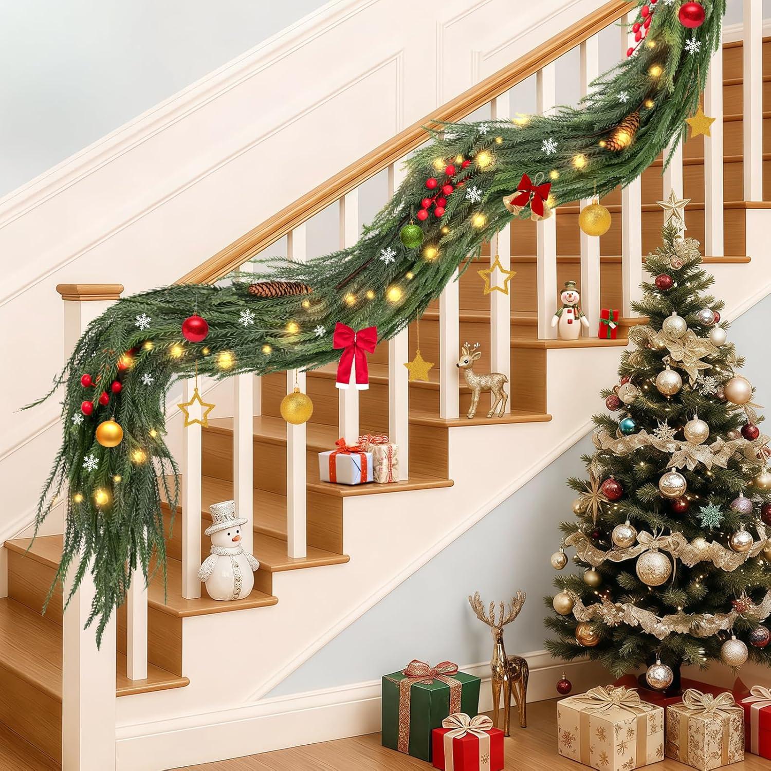 Guirnalda de Pino Norfolk 274 cm con Berries Rojas y Conos