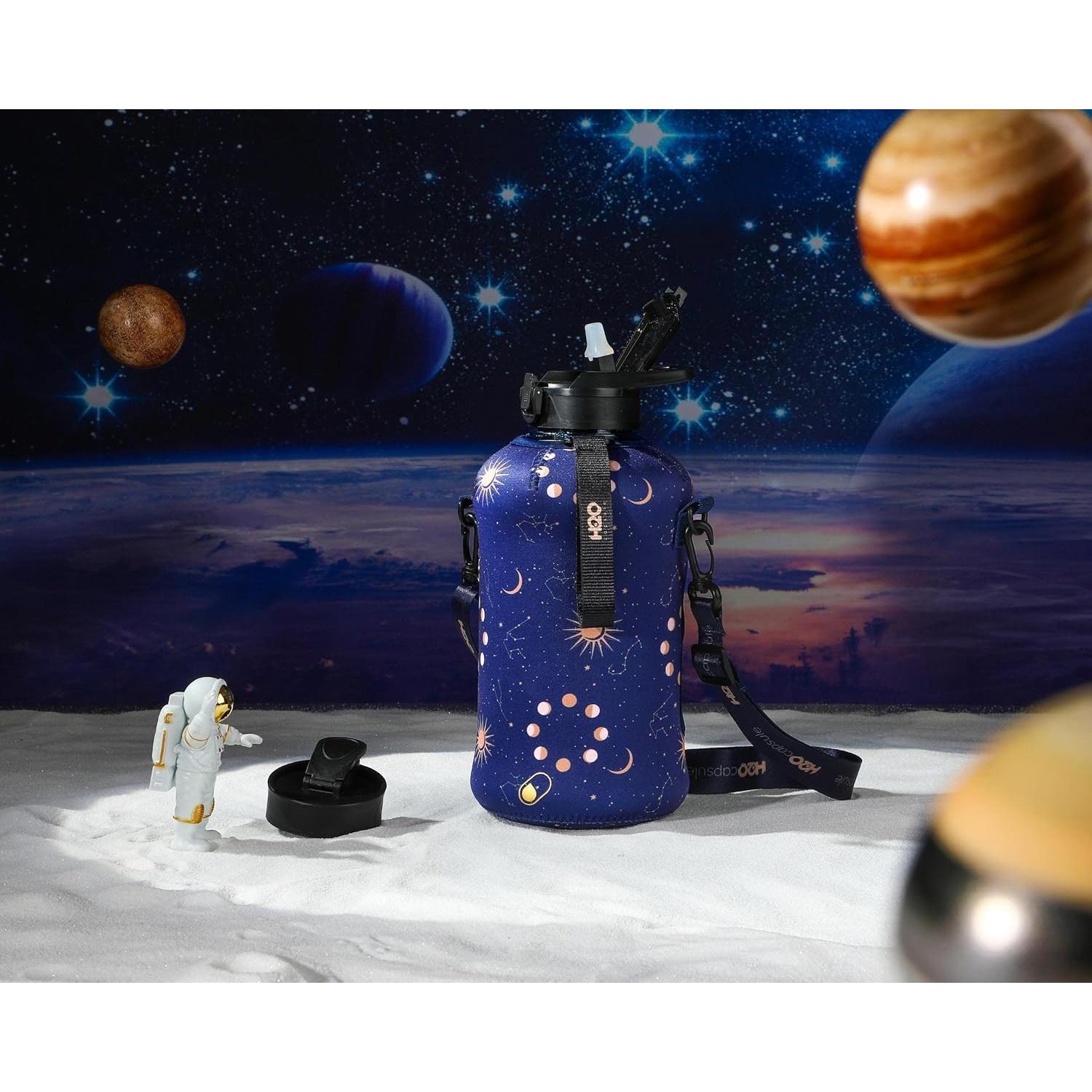 Botella de Agua H2O Capsule 2.2L con Funda y Popote - Libre de BPA