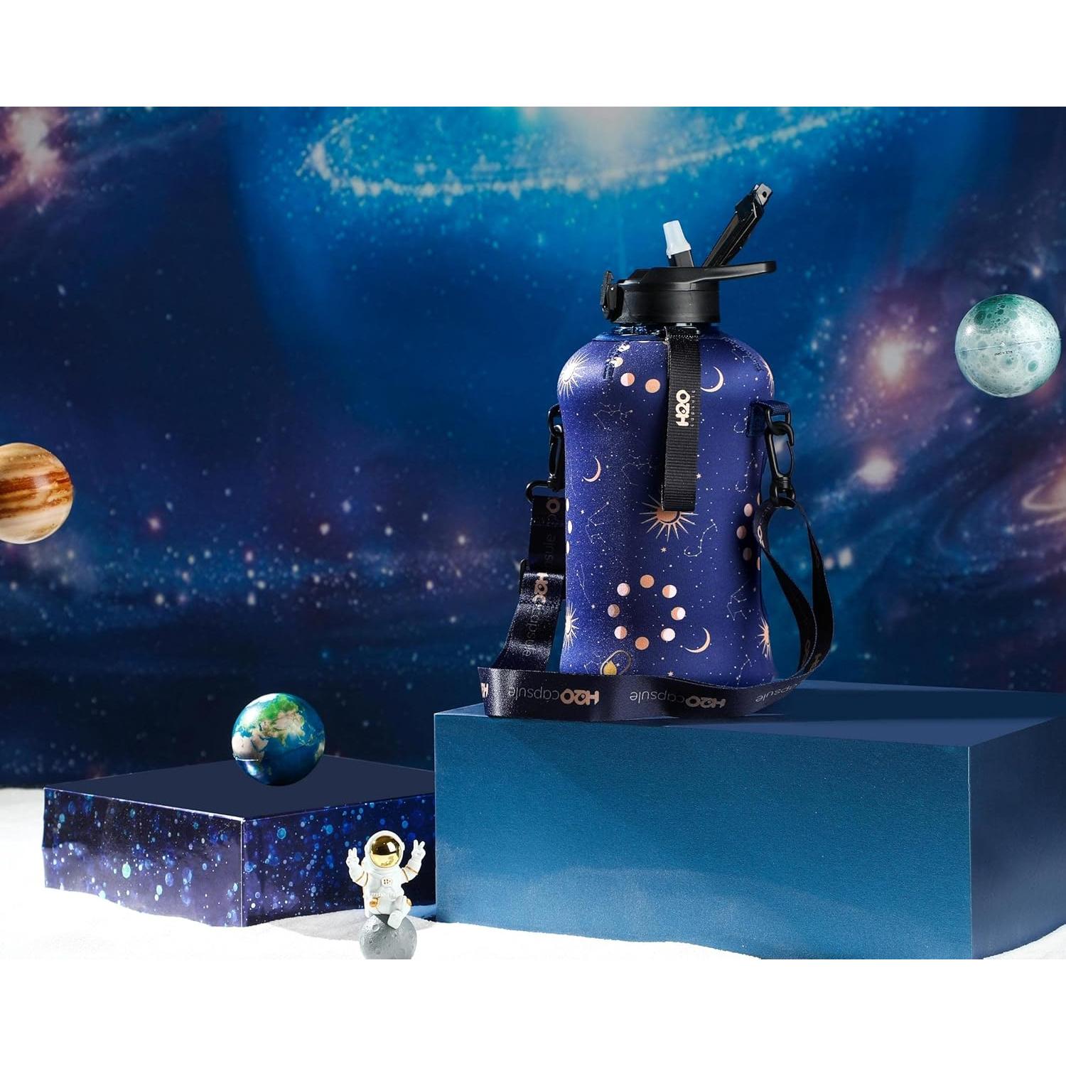 Botella de Agua H2O Capsule 2.2L con Funda y Popote - Libre de BPA