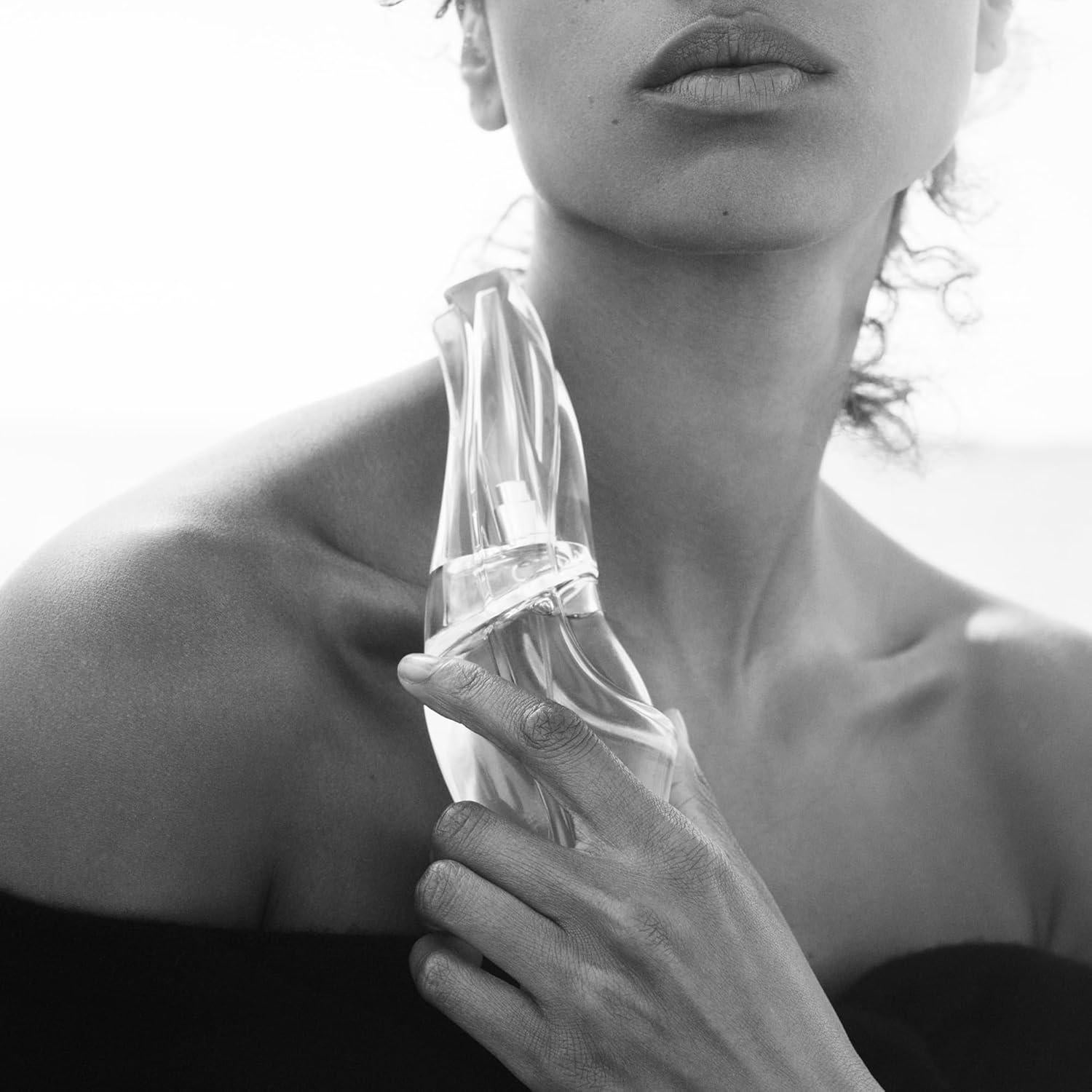 Paquete Desodorante y Eau de Toilette Donna Karan Cashmere Mist - Desodorante Sin Aluminio 48.2 g y Eau de Toilette 29.6 ml