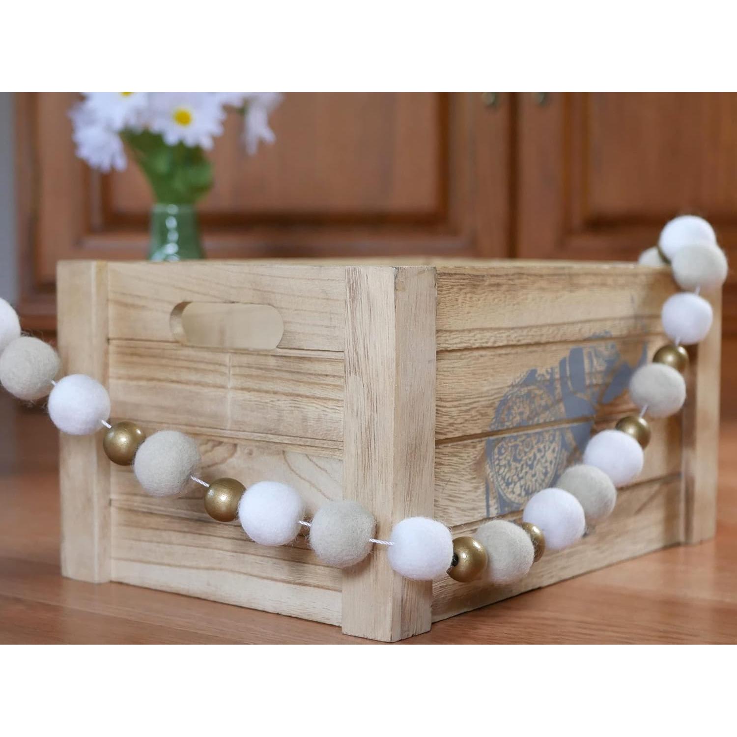 Guirnalda de Pom Pom de Fieltro Orchid & Ivy 2.44m con Perlas Doradas