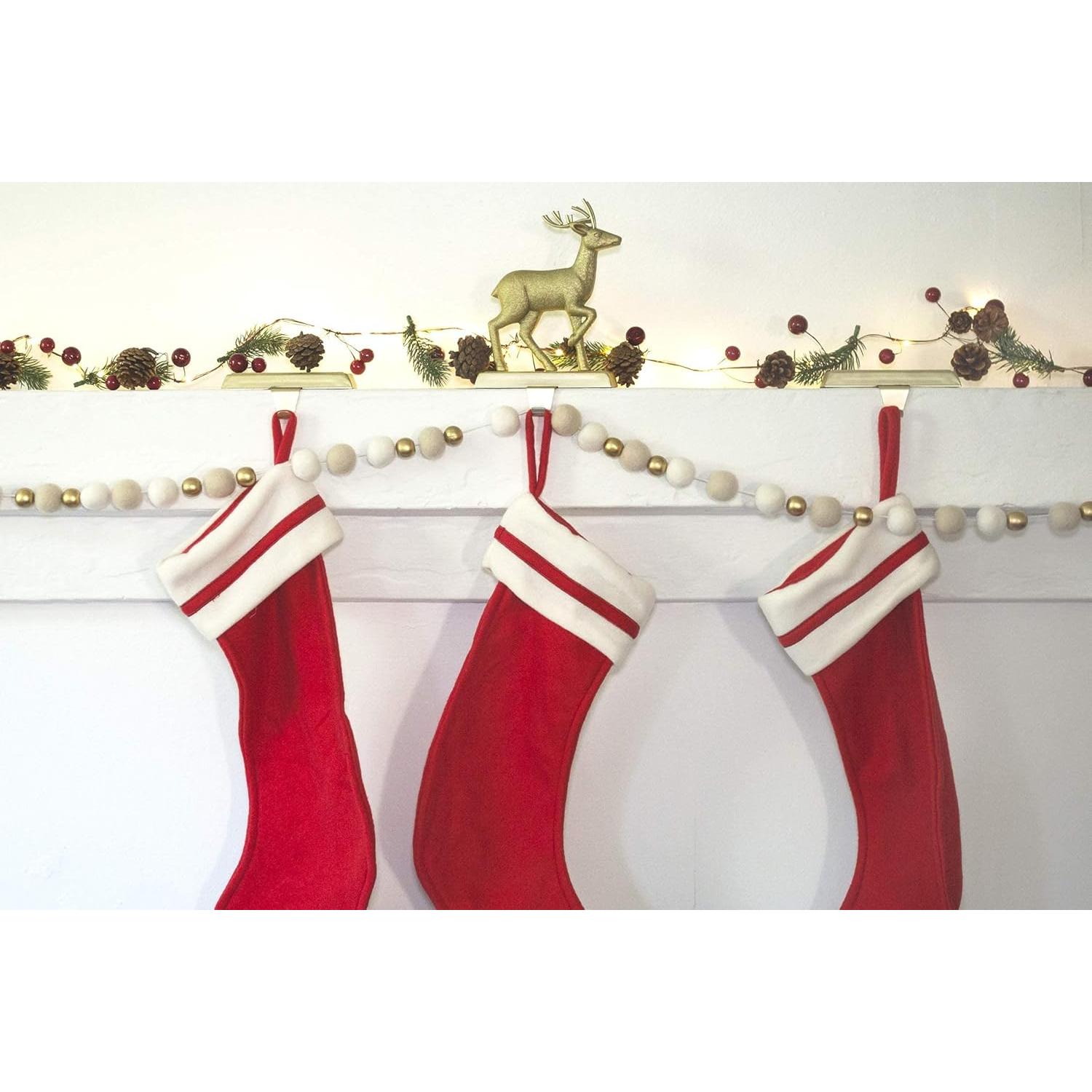 Guirnalda de Pom Pom de Fieltro Orchid & Ivy 2.44m con Perlas Doradas