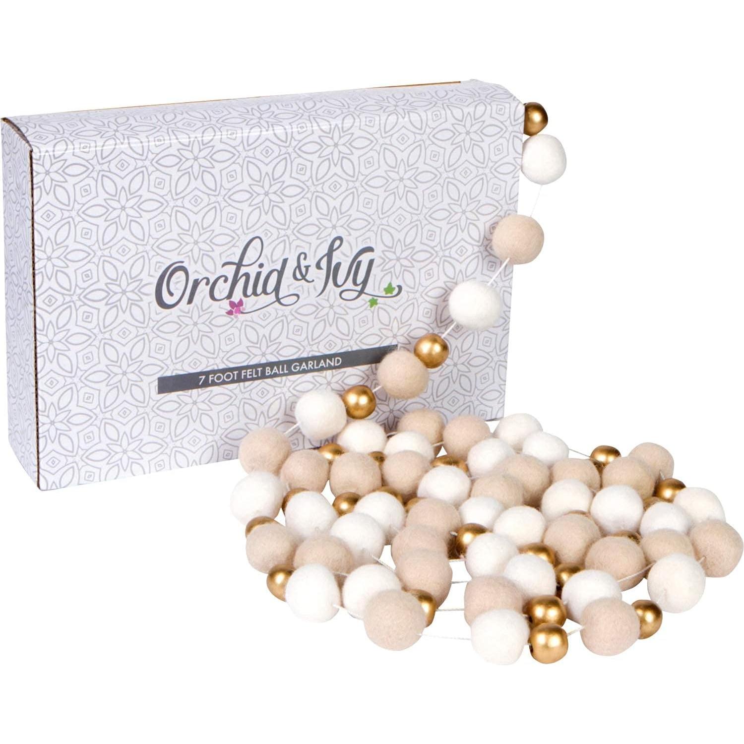 Guirnalda de Pom Pom de Fieltro Orchid & Ivy 2.44m con Perlas Doradas