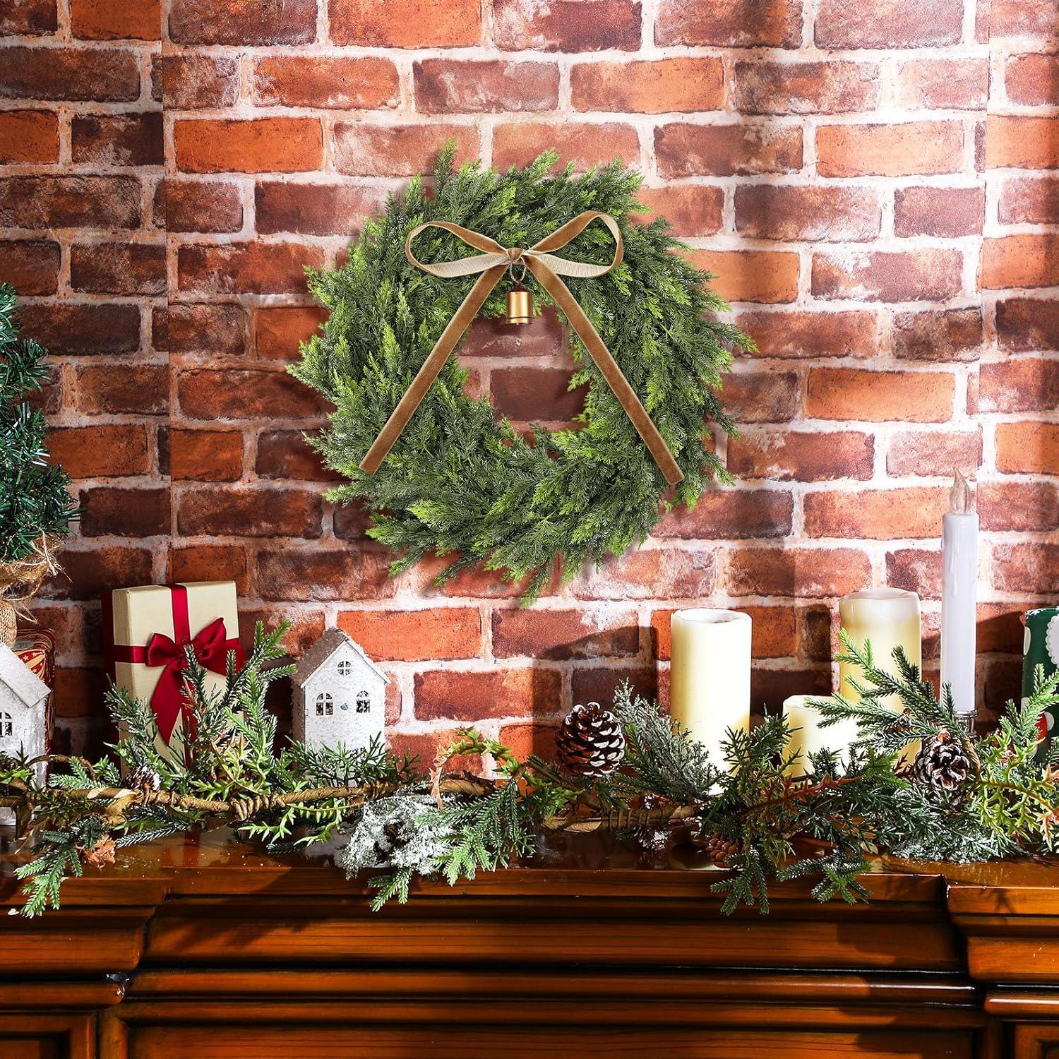 Corona de Navidad de Cedro Dingion 30.48 cm con Campana y Cinta