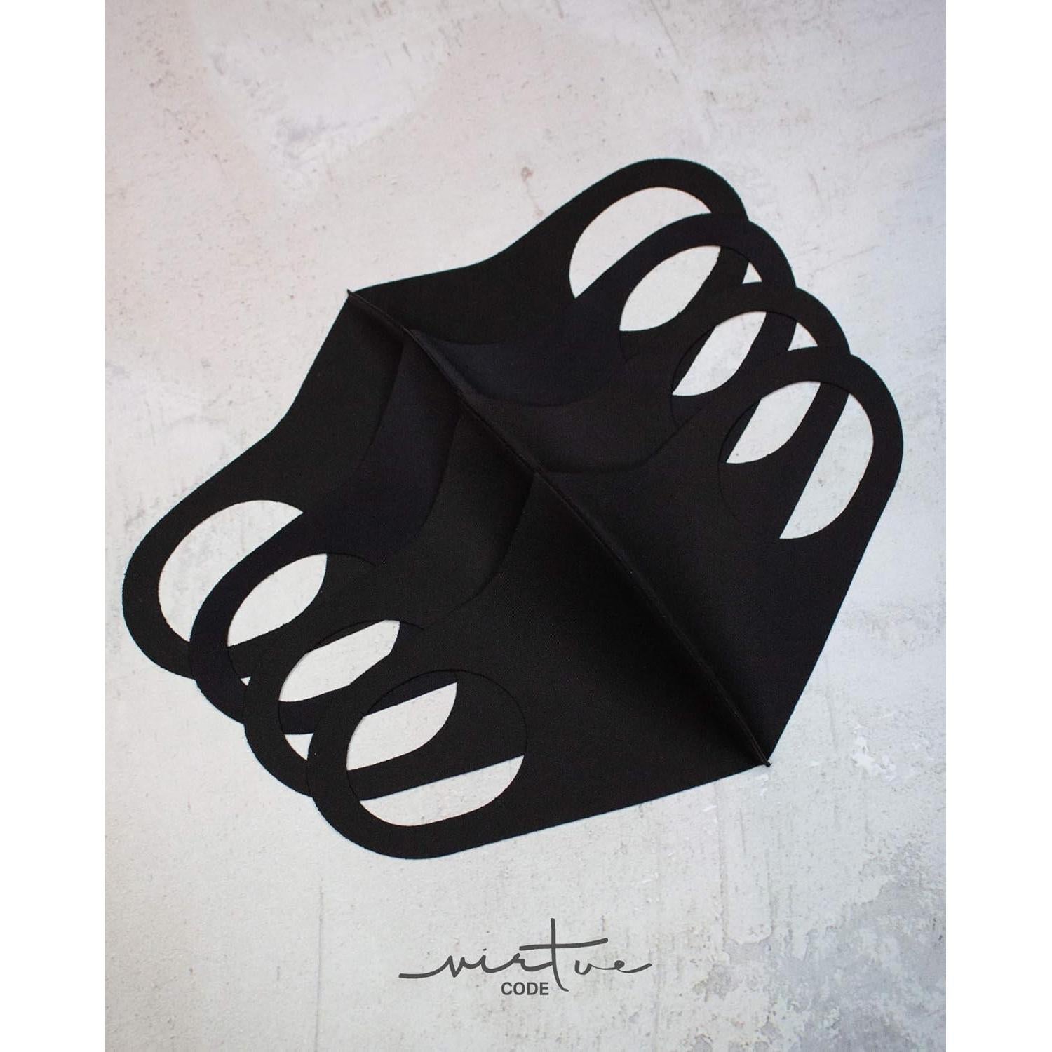 Paquete de 4 Mascarillas de Tela Virtue Code Negras Reutilizables