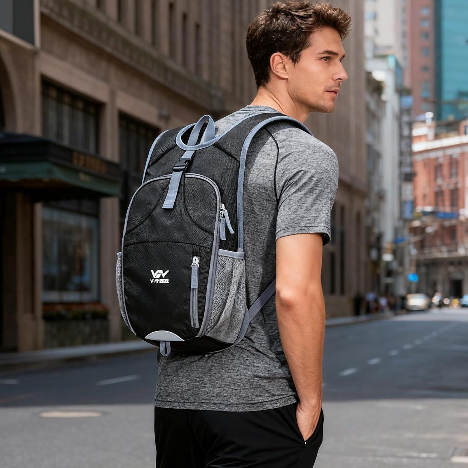 Mochila de Senderismo Plegable VHYBRIX 15L Impermeable Negra