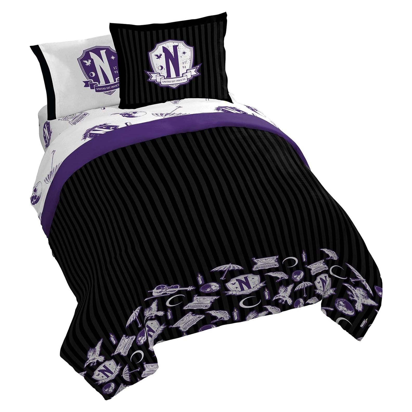 Juego de Edredón Jay Franco Wednesday Addams Queen 7 Piezas