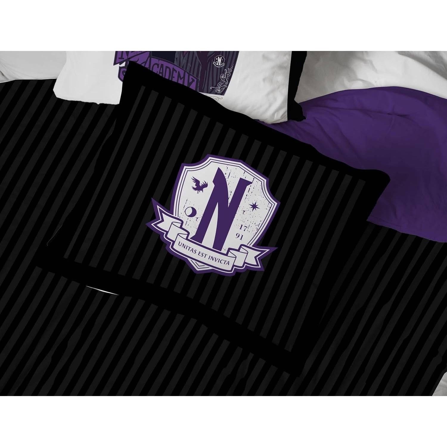 Juego de Edredón Jay Franco Wednesday Addams Queen 7 Piezas