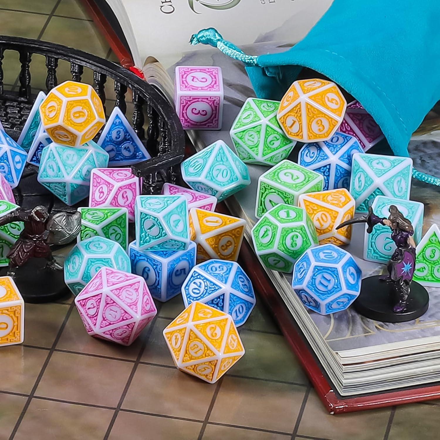 Dados Poliedricos CiaraQ 35 Piezas con 5 Bolsas