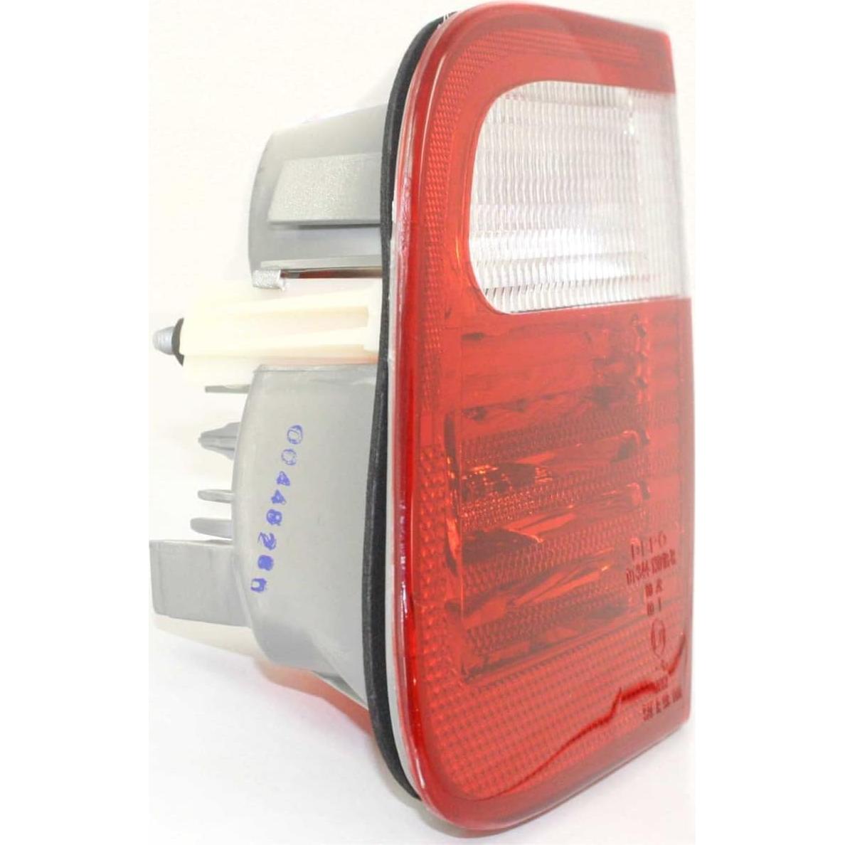 Luz Trasera Derecha UPParts para BMW 323i 328i 325i 325xi 330i 330xi 1999-2001