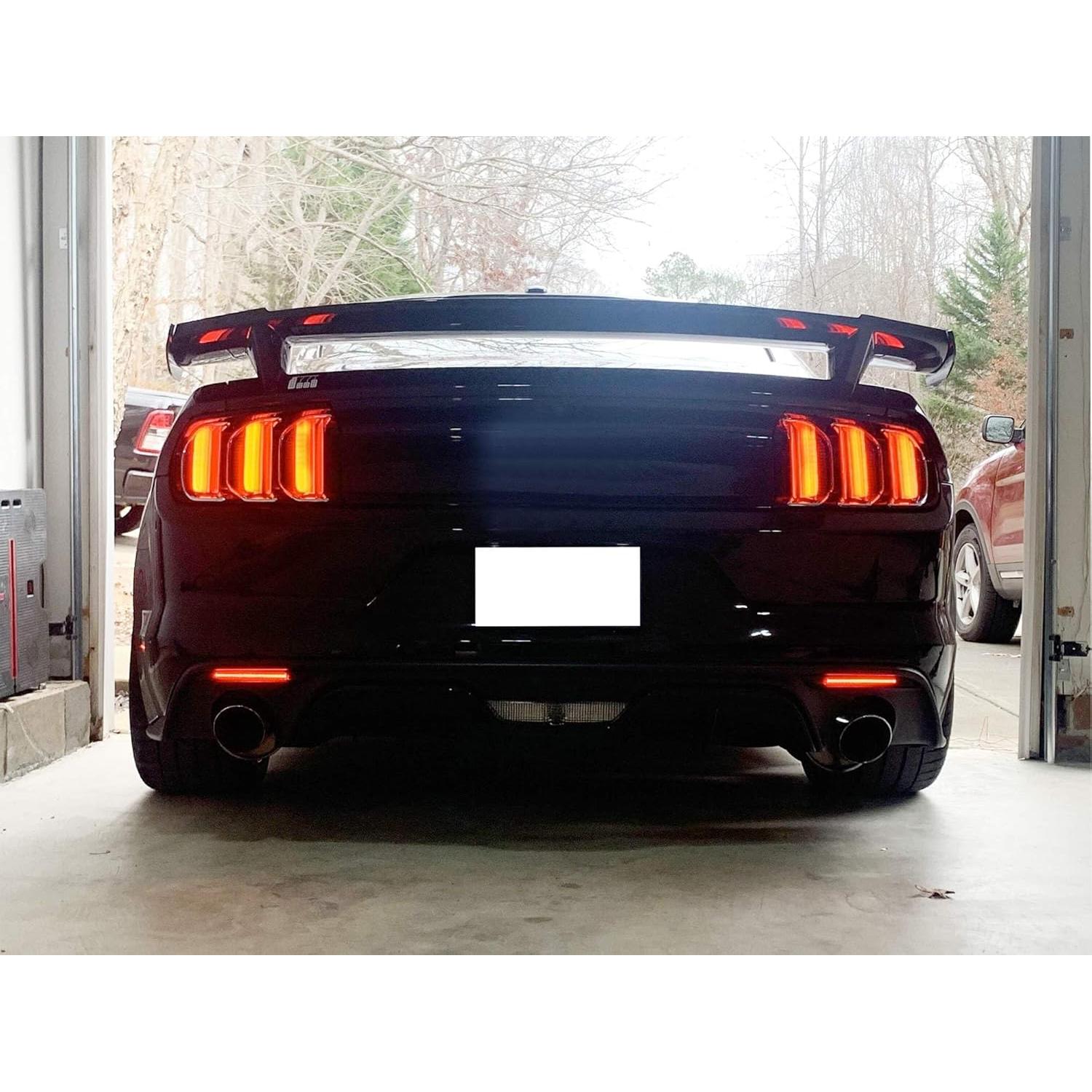 Luces Reflectoras LED Rojas iJDMTOY 36-SMD para Ford Mustang 2015-2017