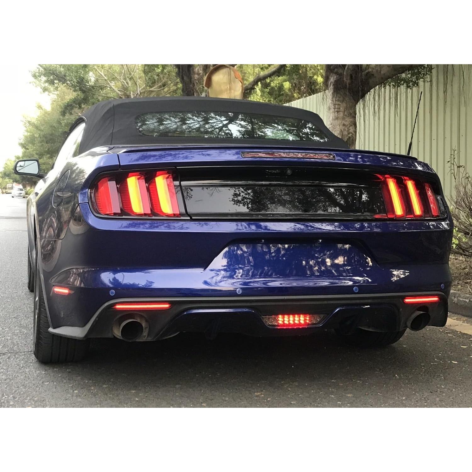 Luces Reflectoras LED Rojas iJDMTOY 36-SMD para Ford Mustang 2015-2017