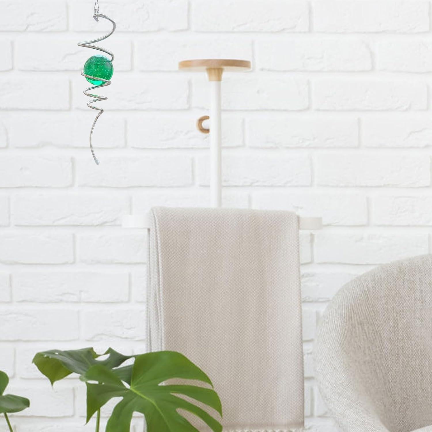 Cola Espiral Eiryhope con Esfera de Vidrio Verde 33 cm