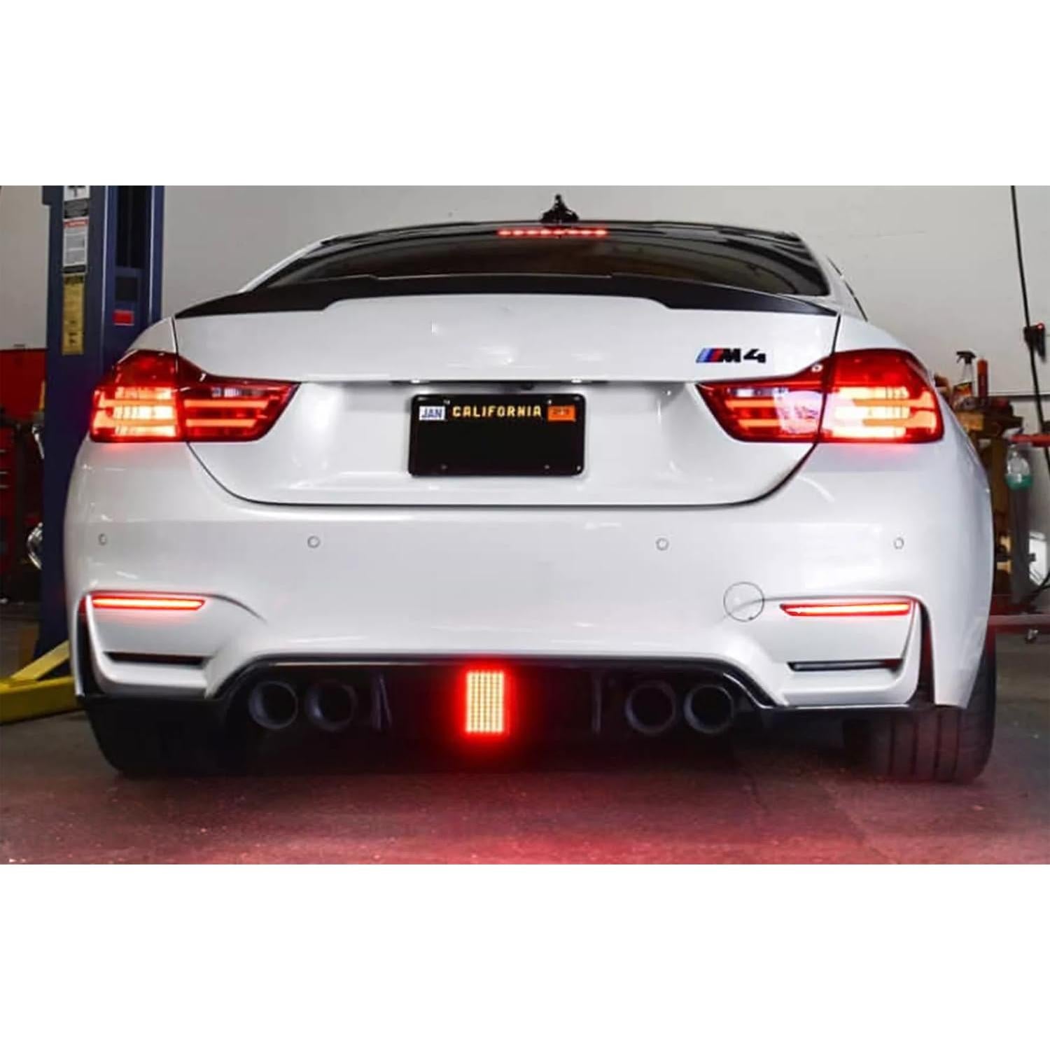 Luz Reflectora LED iJDMTOY Roja para Parachoques BMW M3 M4