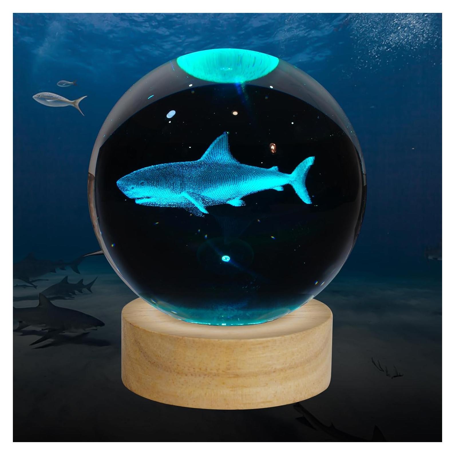Luz Nocturna 3D Tiburón ZXBLAQ con Base de Madera LED 16 Colores
