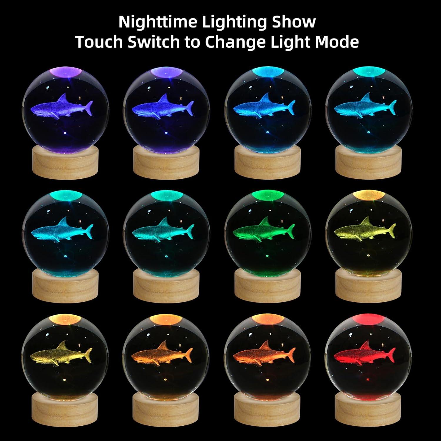 Luz Nocturna 3D Tiburón ZXBLAQ con Base de Madera LED 16 Colores