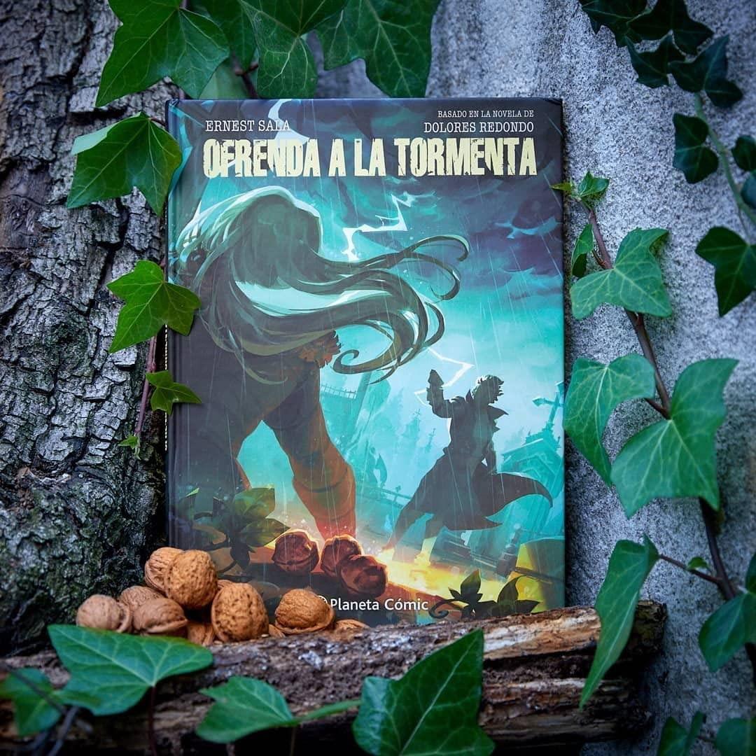Ofrenda a la tormenta (novela gráfica): Basado en la novela de Dolores Redondo