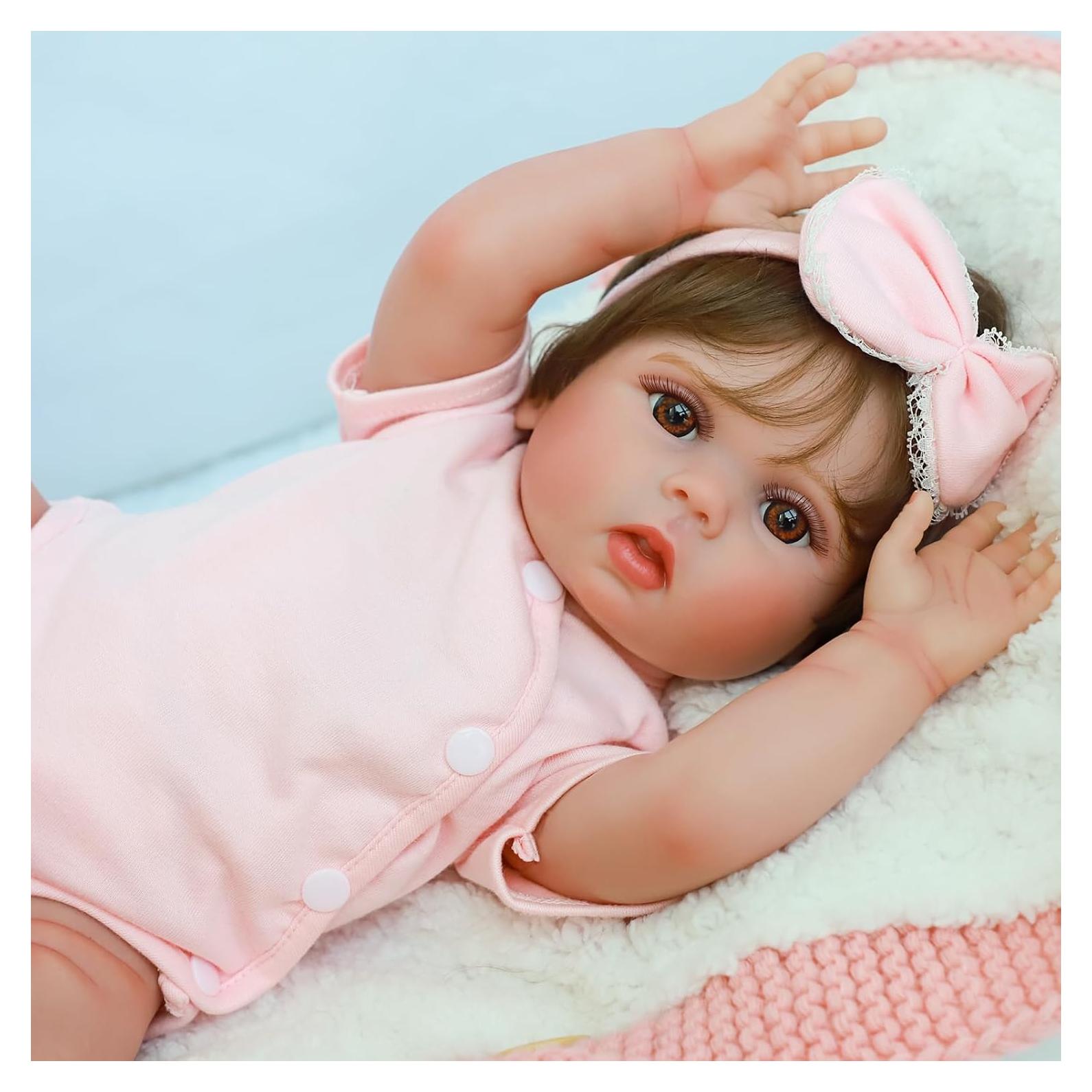 Muñeca Reborn SCOM Lucy 45.72 cm Realista con Accesorios