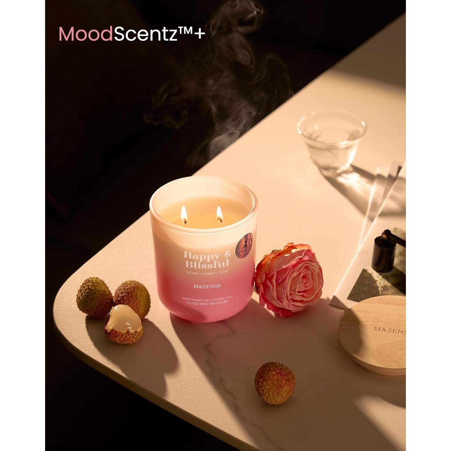 Vela Aromática M&SENSE Lichi Cereza Rosa 400g - 80 Horas