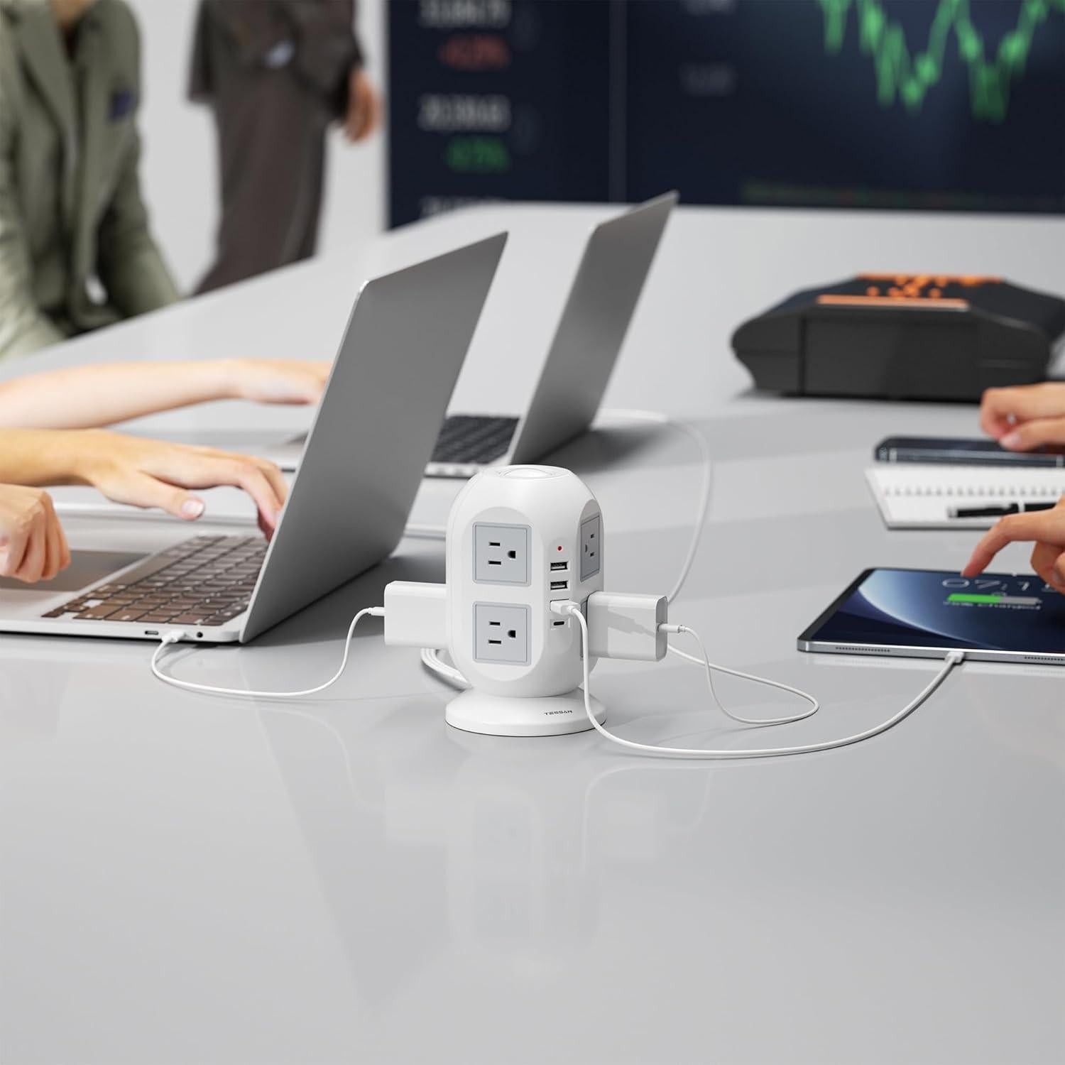 Regleta TESSAN 10m 12 en 1 con 8 Salidas y 4 USB