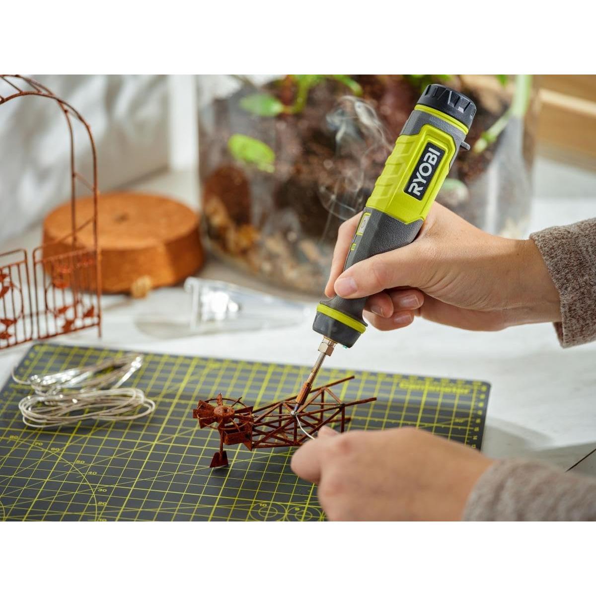 Lápiz de Soldadura RYOBI USB 2Ah 482°C Inalámbrico