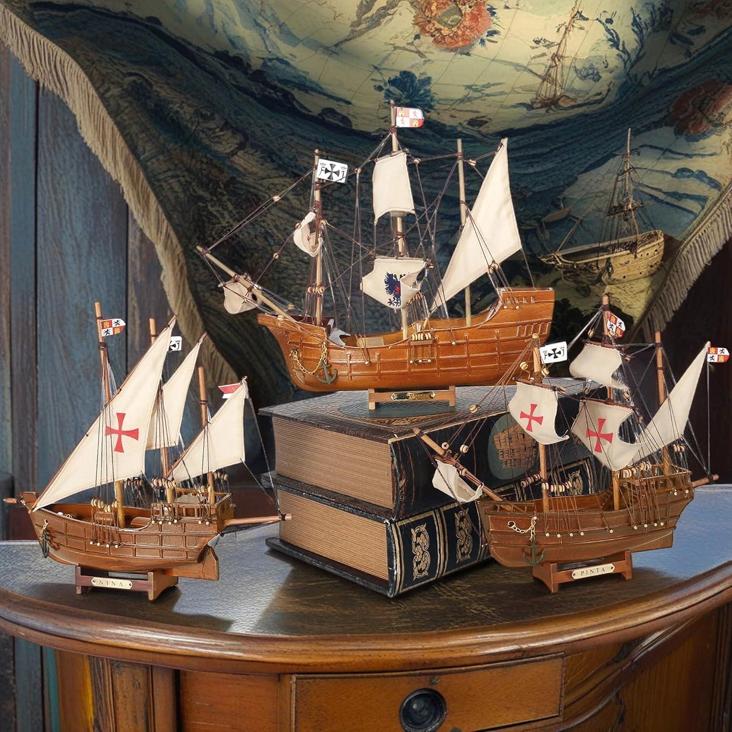 Set de 3 Barcos de Madera NAUTIMALL Santa María 40.64 cm